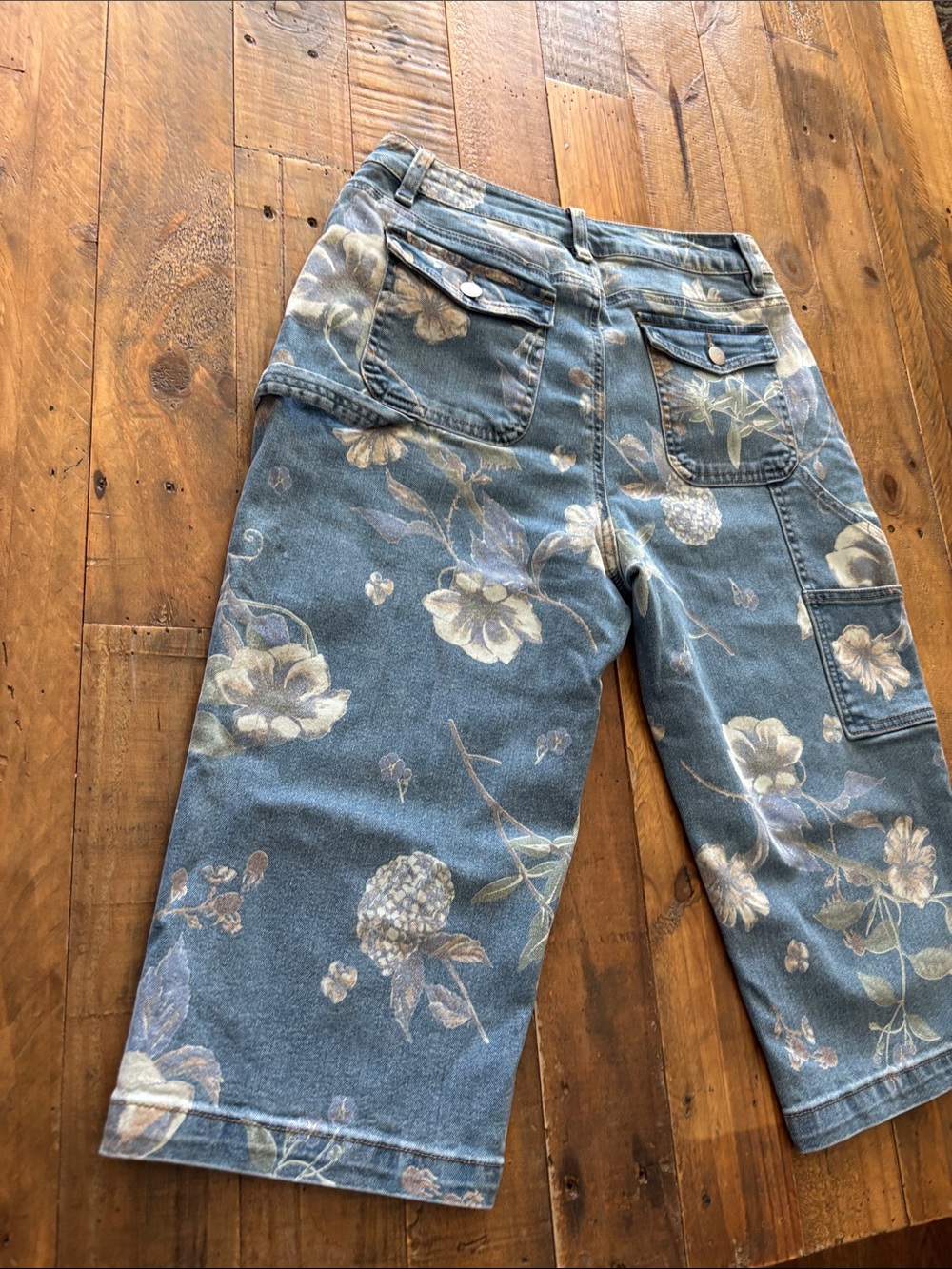 Flamingals Floral Print Wide-Leg Cropped Jeans - Blue - Picture 5 of 6